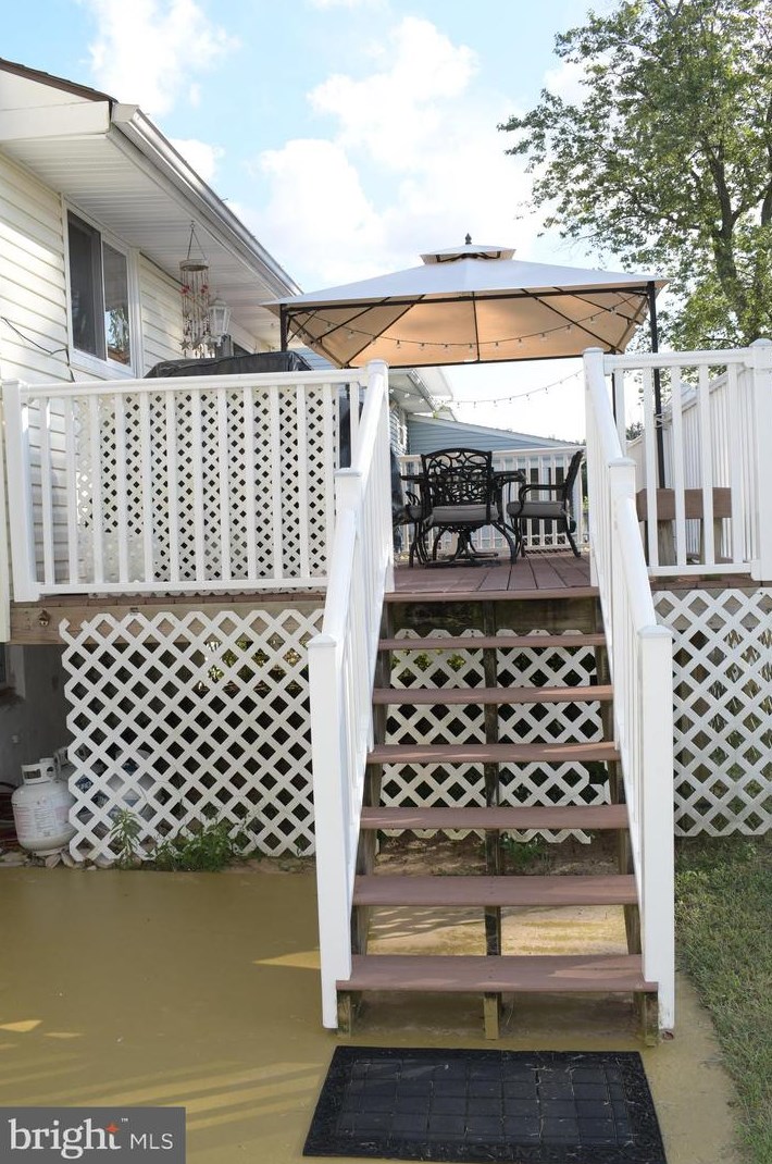 12 Crestwood Dr, Burlington NJ 08016-3112 exterior