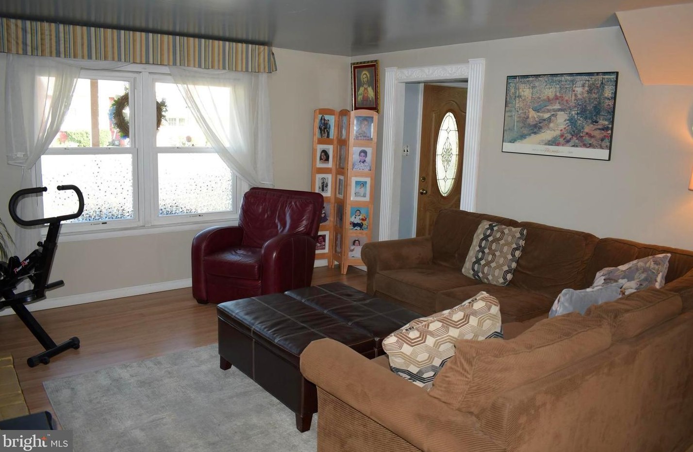 12 Crestwood Dr, Burlington NJ 08016-3112 exterior