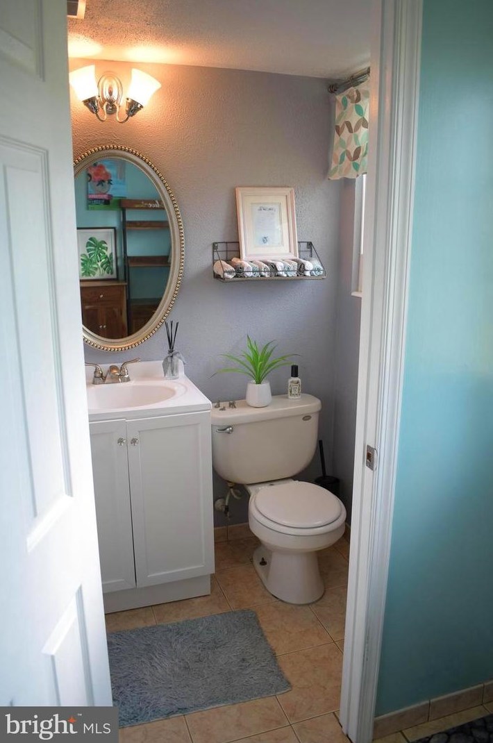 12 Crestwood Dr, Burlington NJ 08016-3112 exterior