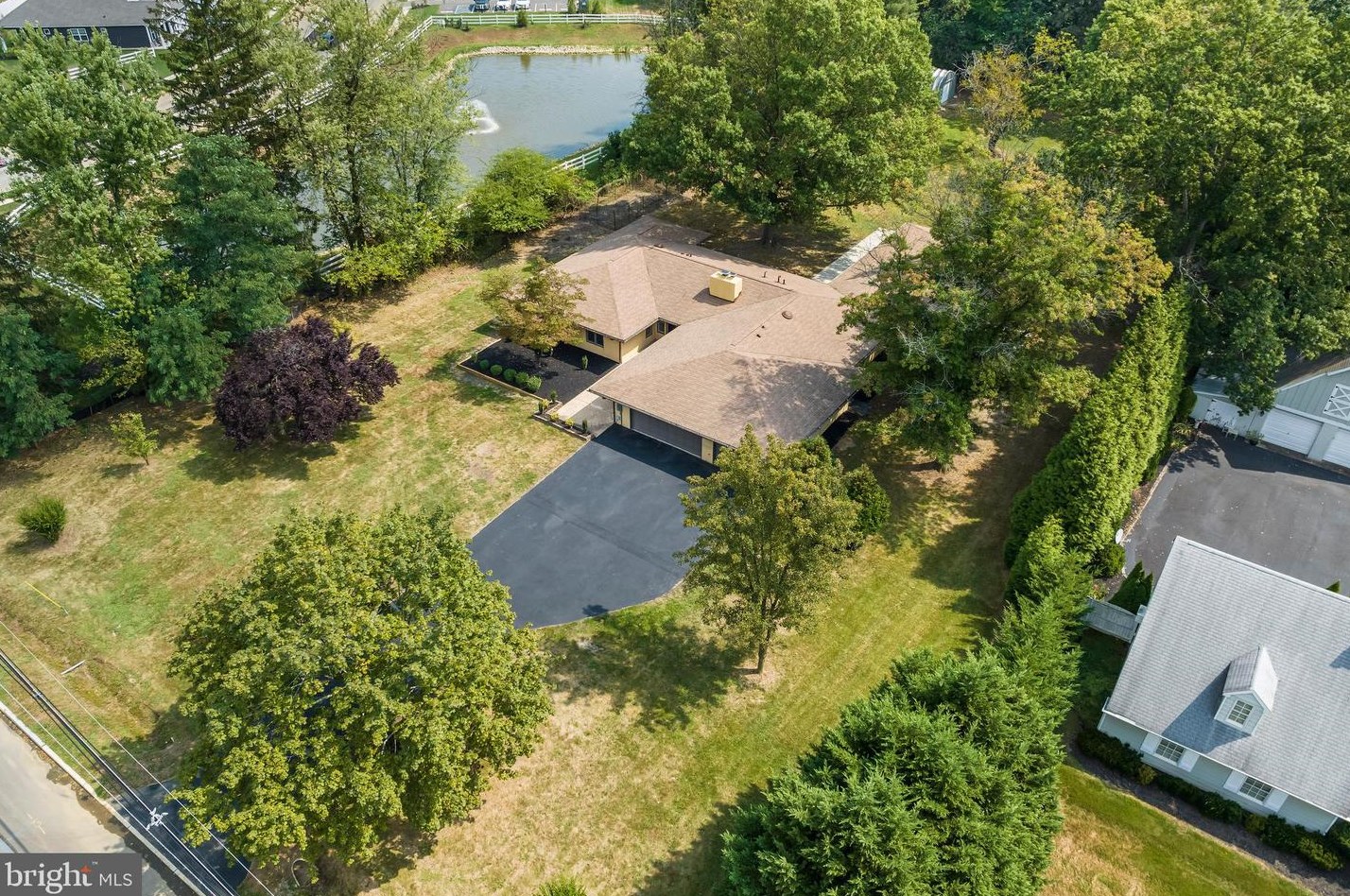 4304 Bridgeboro Rd, Moorestown NJ  08057-3732 exterior