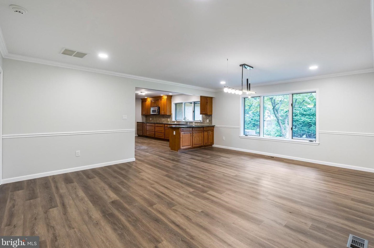 4304 Bridgeboro Rd, Moorestown NJ 08057-1417 exterior