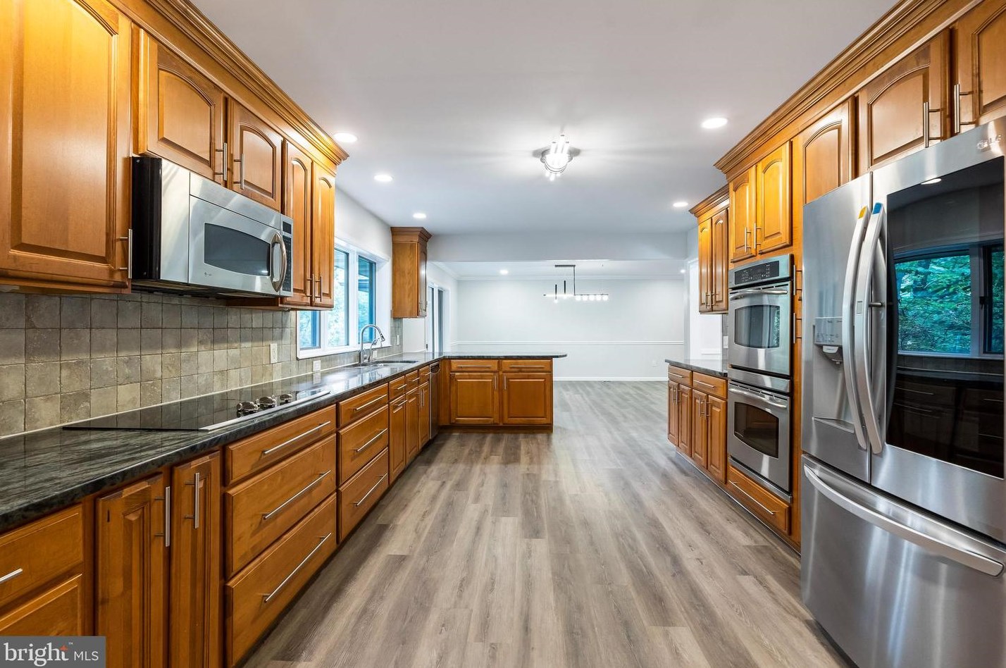 4304 Bridgeboro Rd, Moorestown NJ 08057-1417 exterior