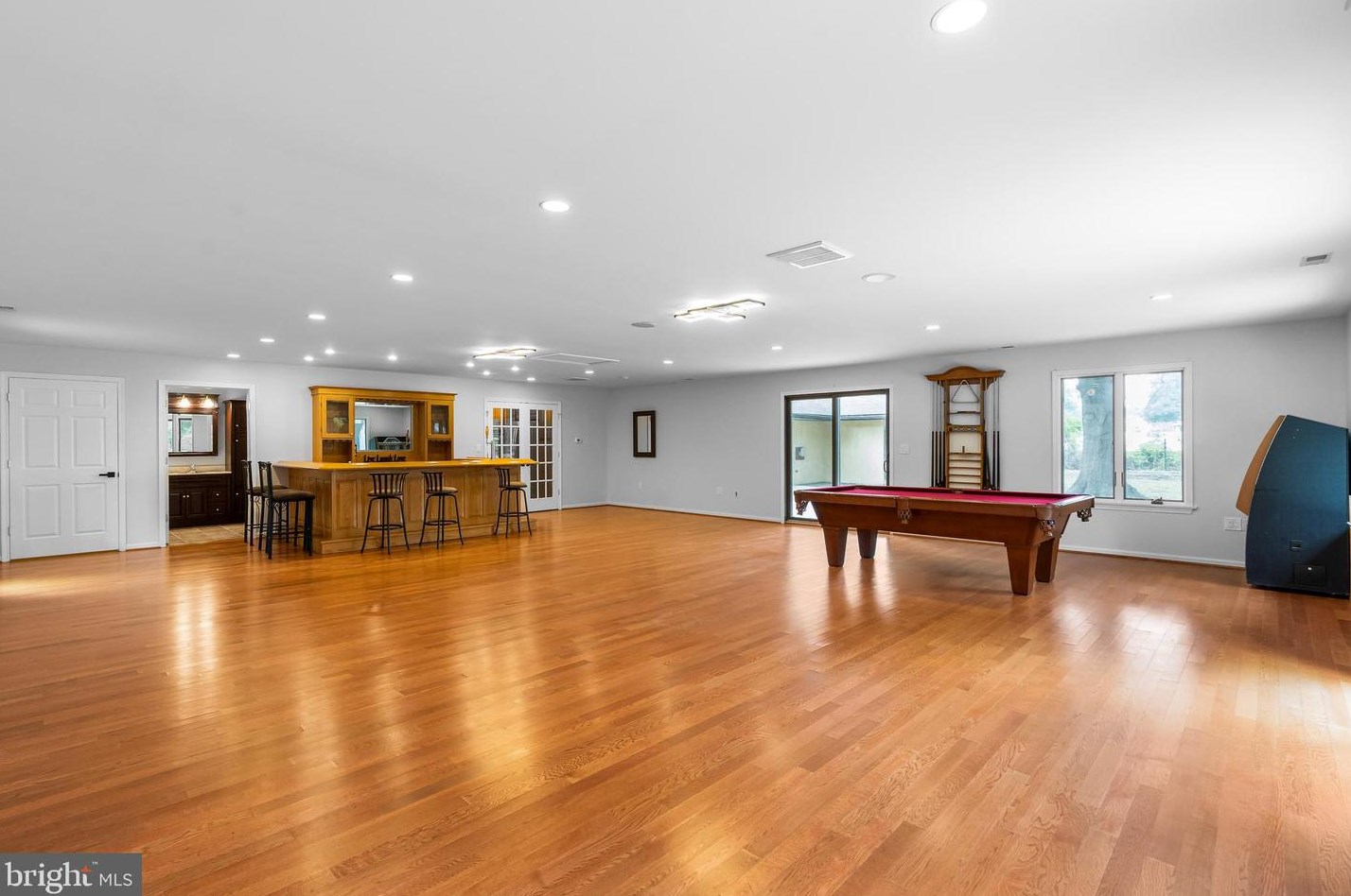 4304 Bridgeboro Rd, Moorestown NJ 08057-1417 exterior