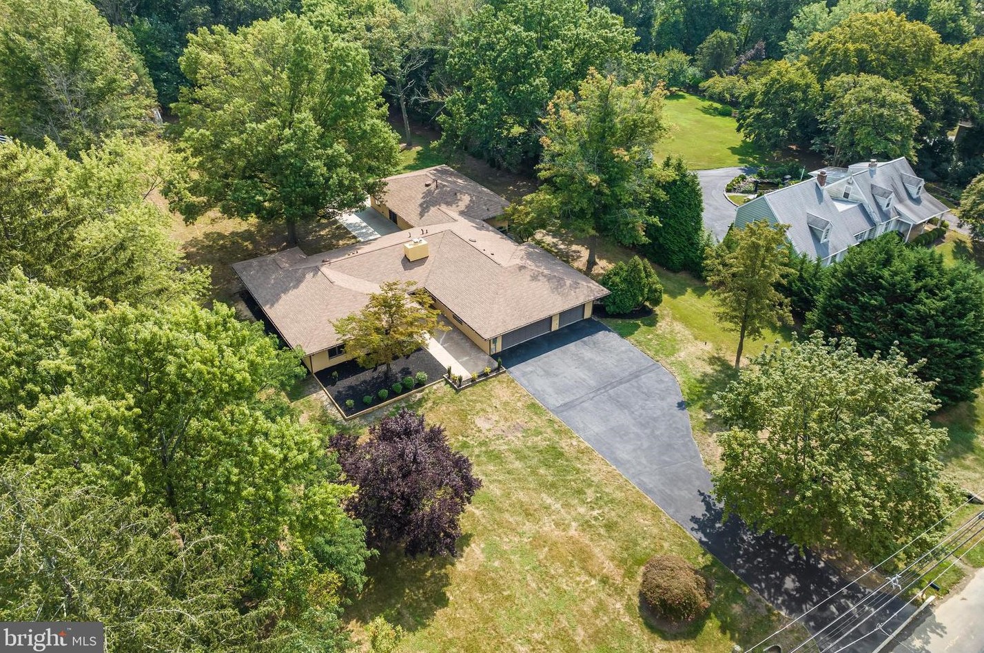 4304 Bridgeboro Rd, Moorestown NJ 08057-1417 exterior