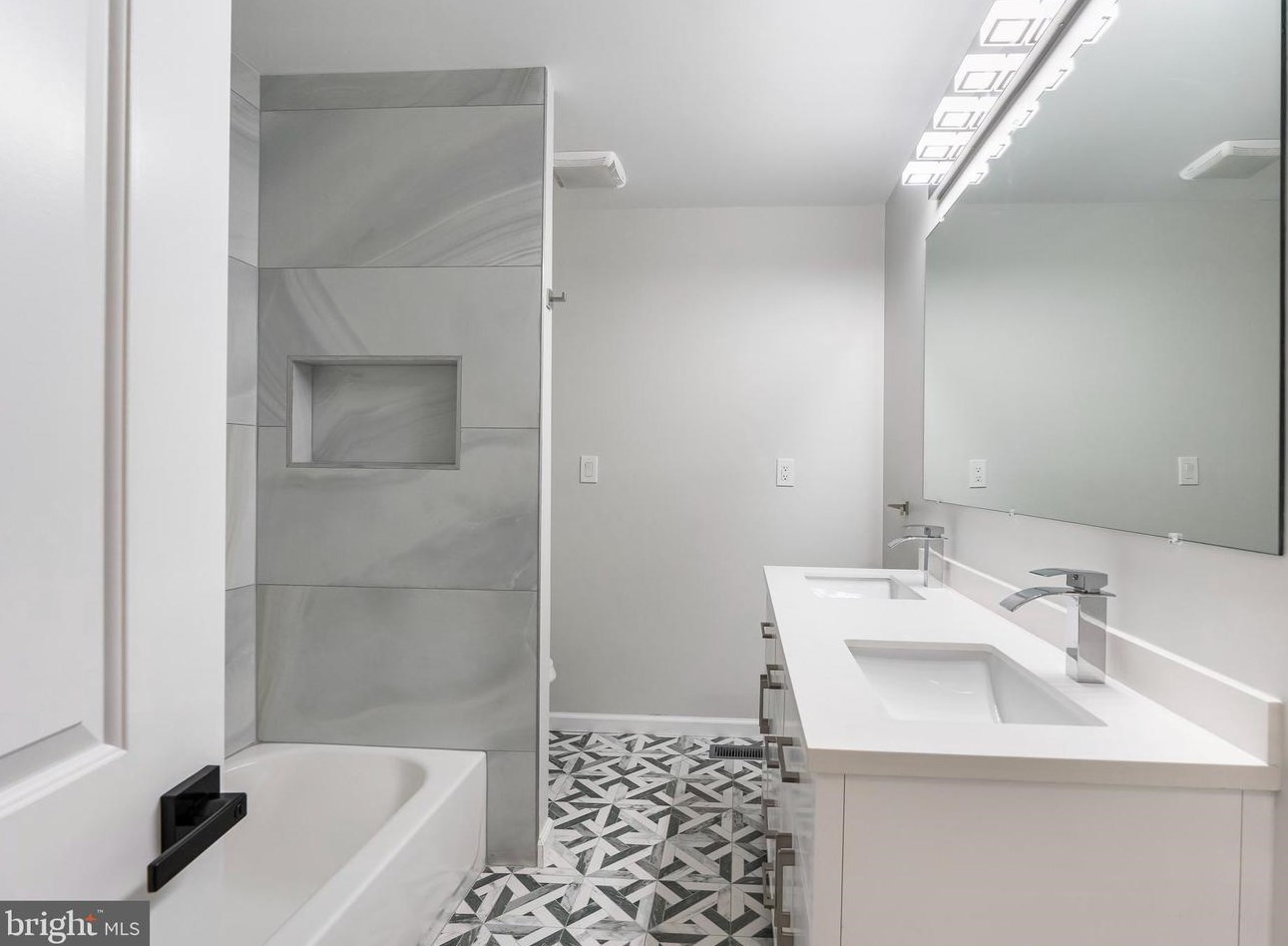 4304 Bridgeboro Rd, Moorestown NJ 08057-1417 exterior