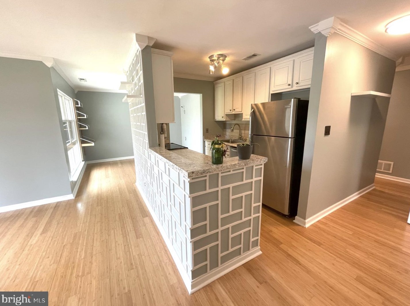 18 Daisy Ln, Mount Laurel NJ  08054-2579 exterior