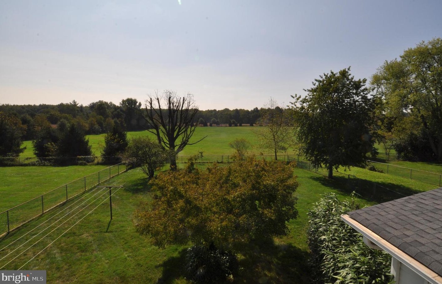 24854 Main St, Columbus NJ 08022-1339 exterior