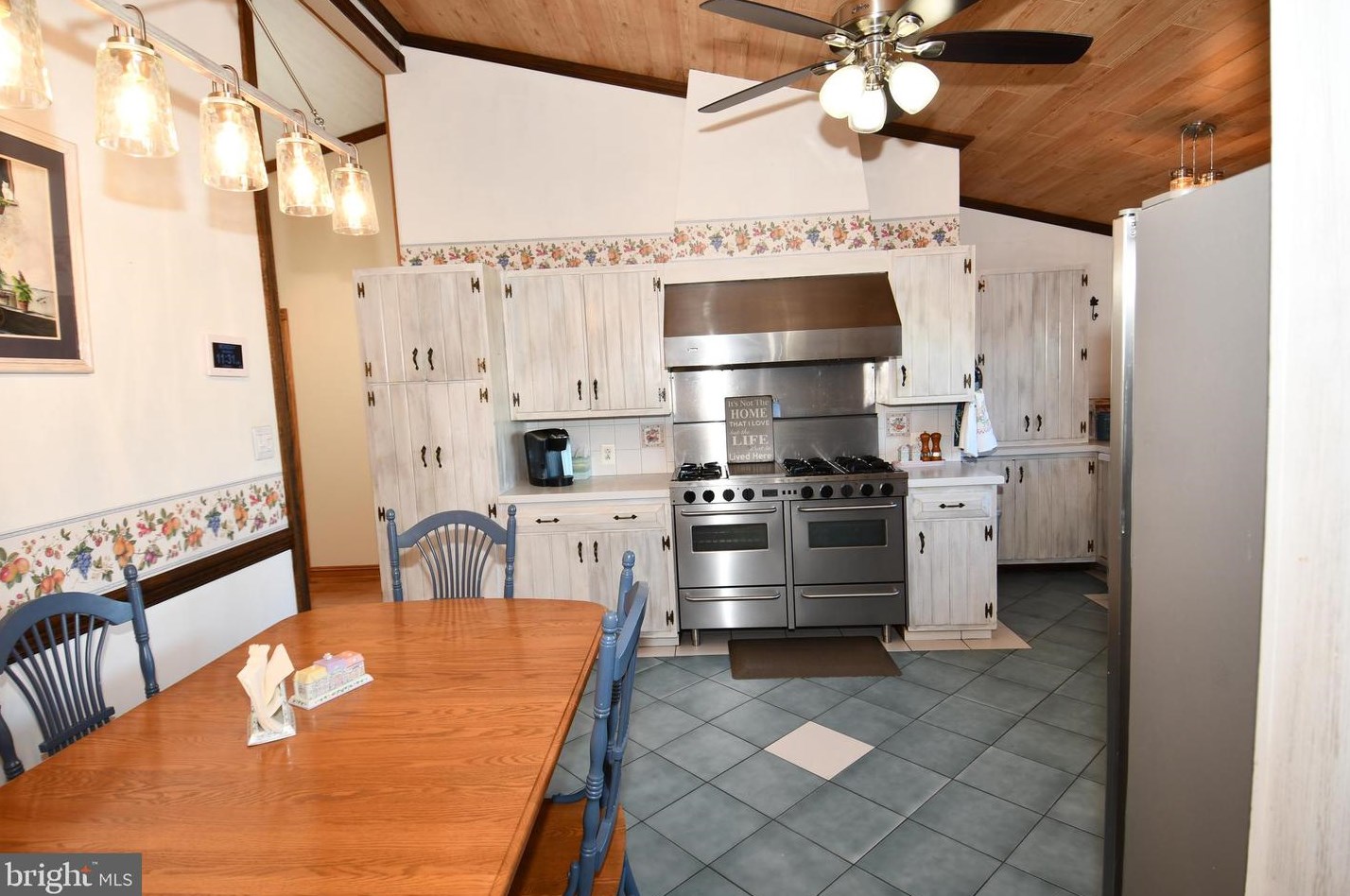 24854 Main St, Columbus NJ 08022-1339 exterior