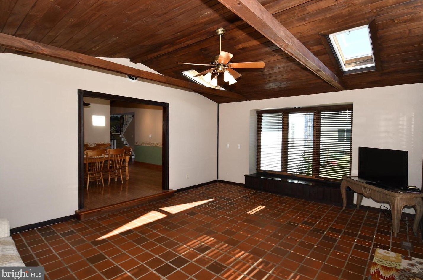 24854 Main St, Columbus NJ 08022-1339 exterior