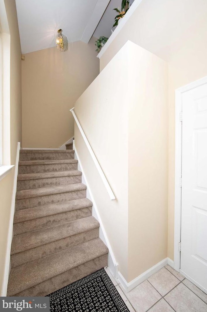 106 Alexander Rd, Beverly NJ  08010-3112 exterior