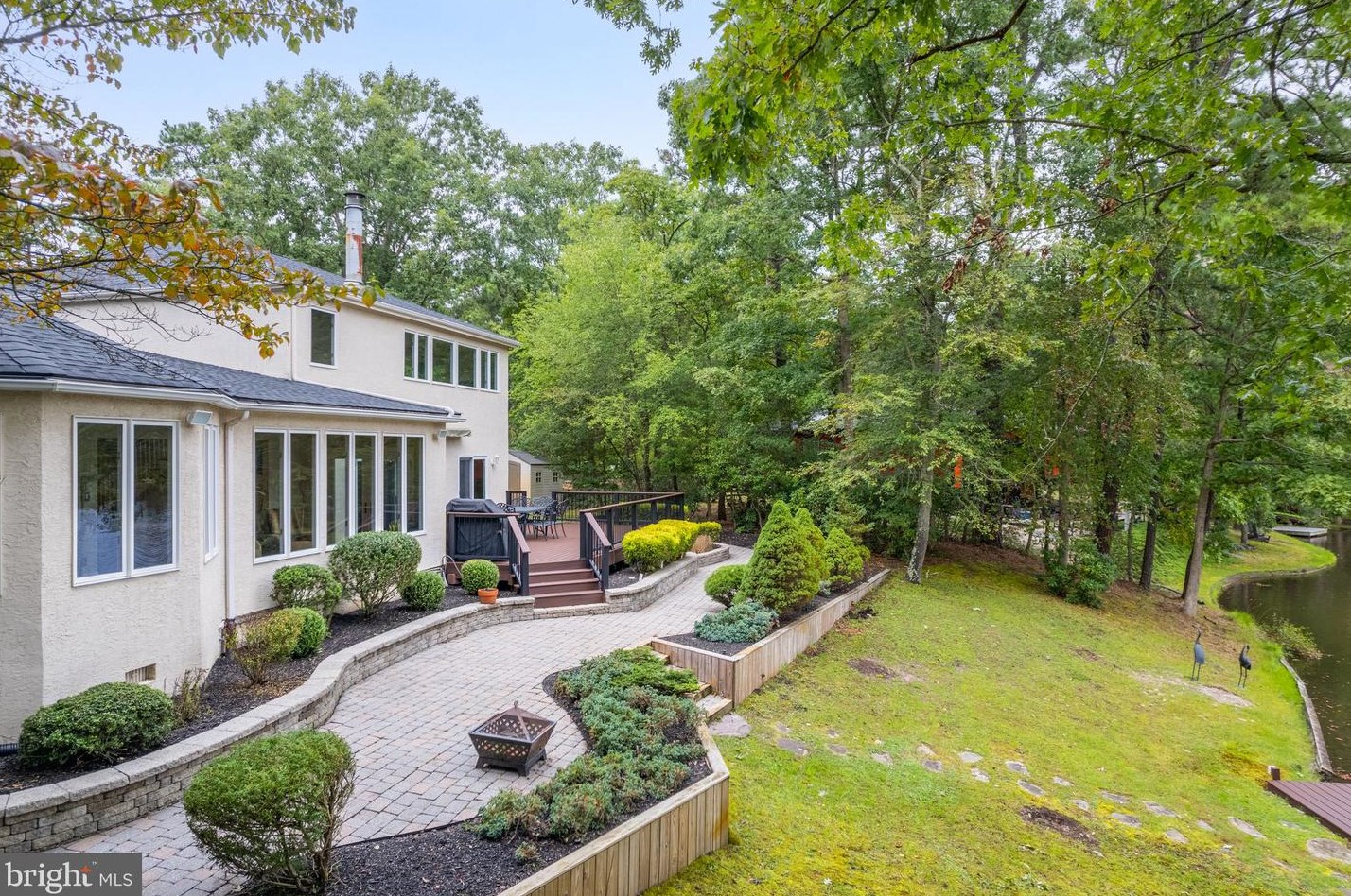 23 Pontiac Dr, Medford NJ 08055-8146 exterior