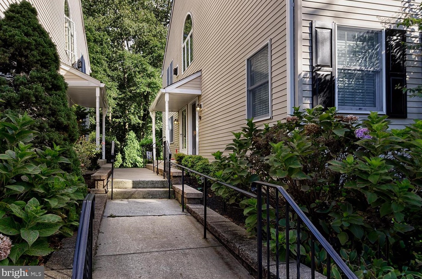 133 Chalkboard Ct, Moorestown NJ  08057-1675 exterior