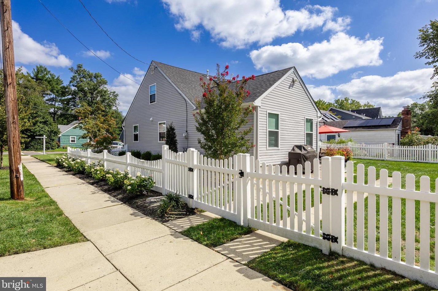 302 High St, Moorestown NJ  08057-3508 exterior