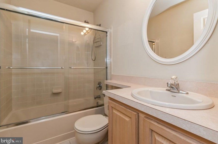 14 Alderton Ln, Mount Laurel NJ  08054-6219 exterior