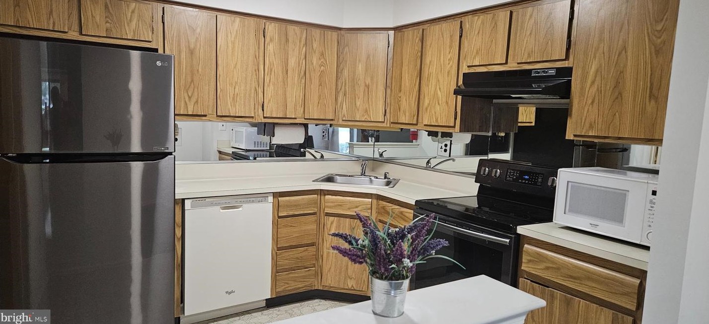 55 Sumac Ct, Mount Laurel NJ  08054-3618 exterior