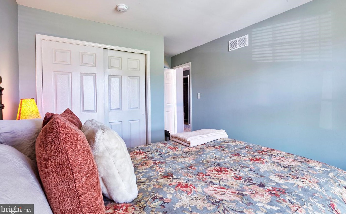 15 Farmington Ct, Chesterfield NJ  08505-3184 exterior
