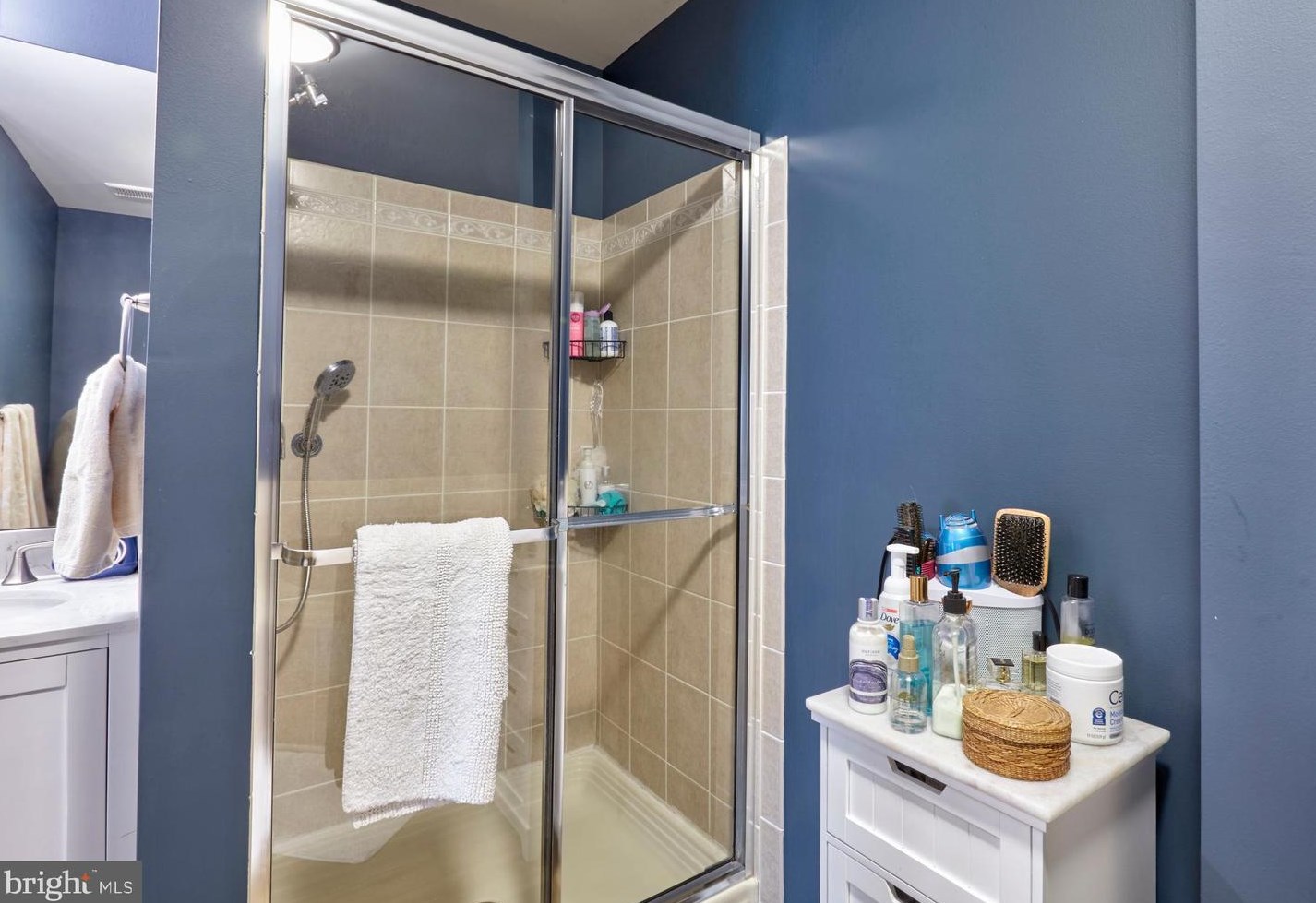 15 Farmington Ct, Chesterfield NJ  08505-3184 exterior