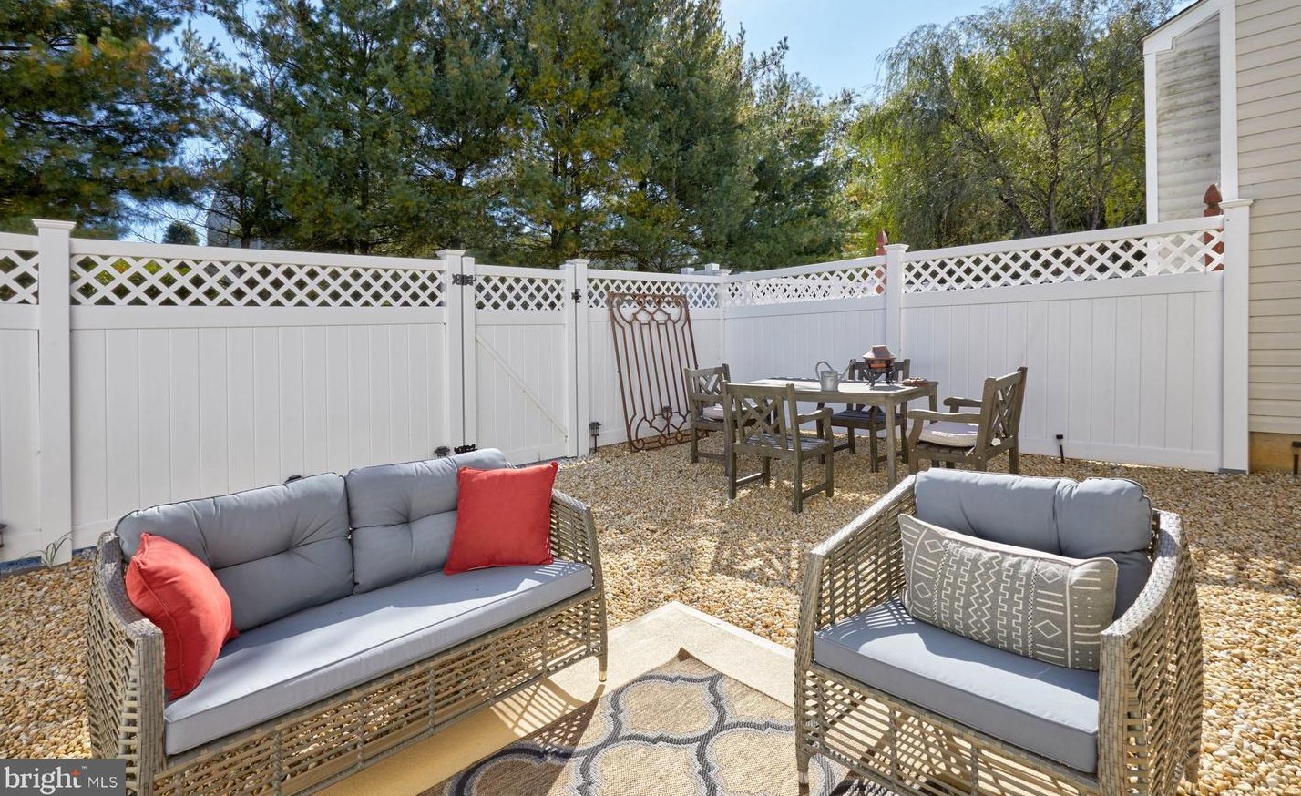 15 Farmington Ct, Chesterfield NJ  08505-3184 exterior