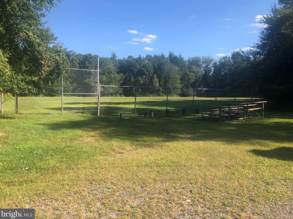 13 Lakeside Dr, Medford NJ  08055-9205 exterior