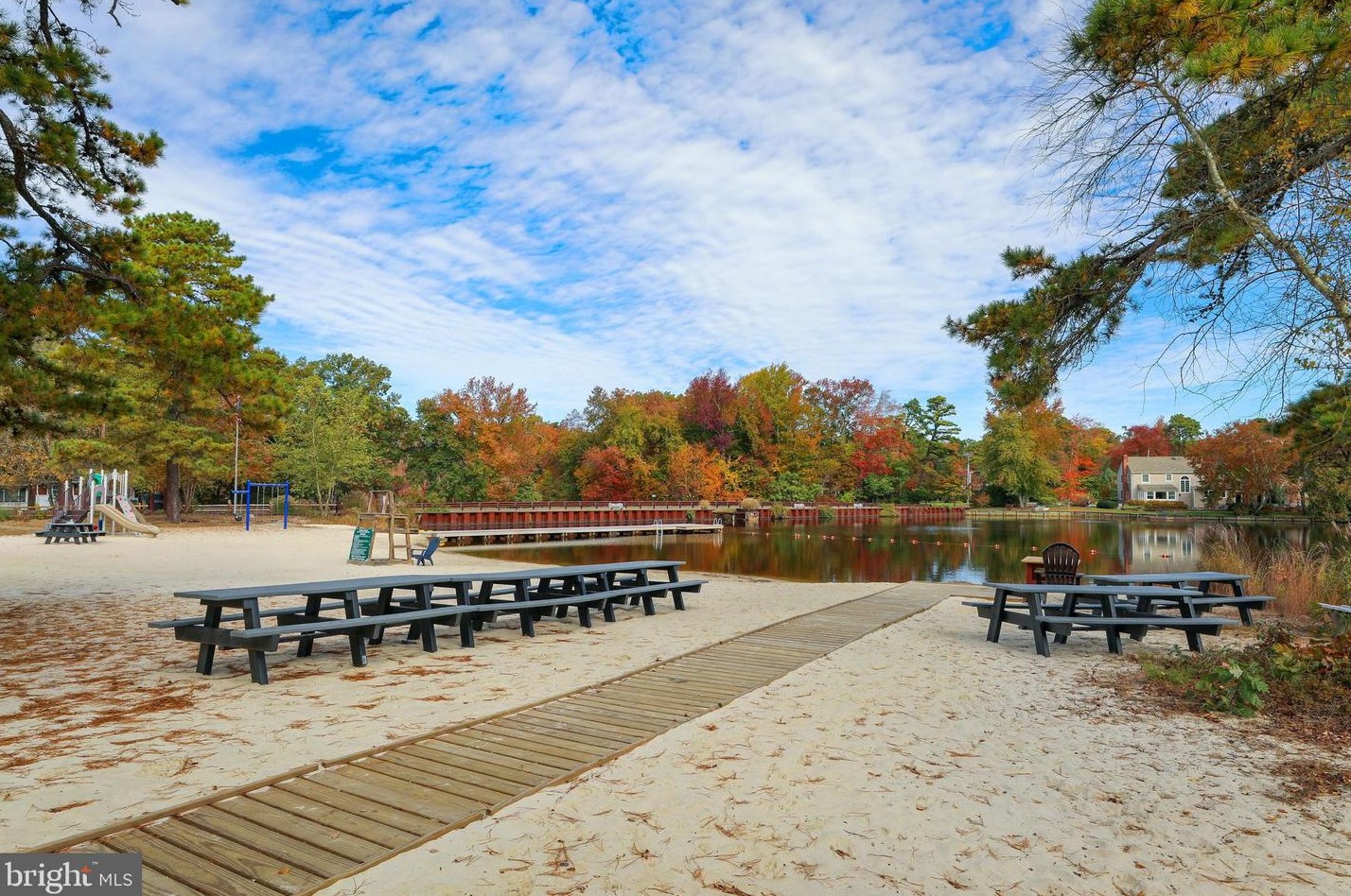 13 Lakeside Dr, Medford NJ  08055-9205 exterior