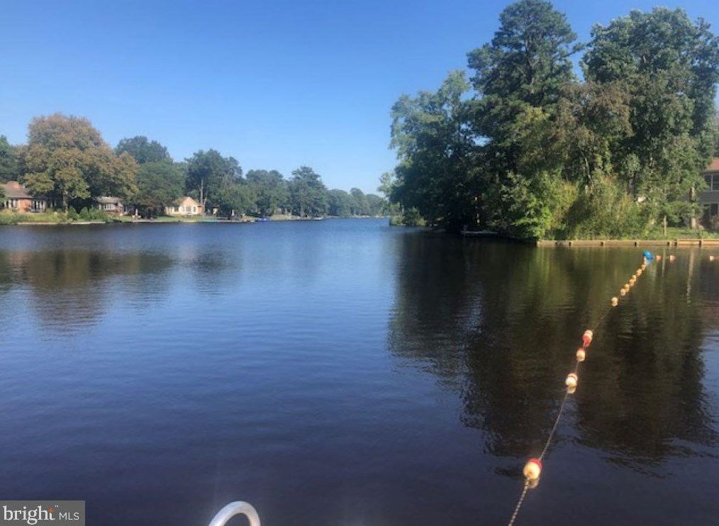 13 Lakeside Dr, Medford NJ  08055-9205 exterior