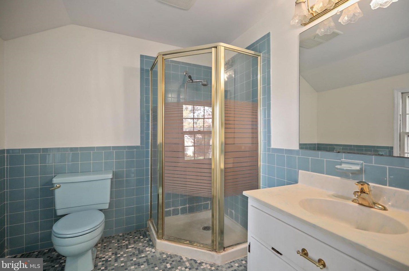 13 Lakeside Dr, Medford NJ  08055-9205 exterior