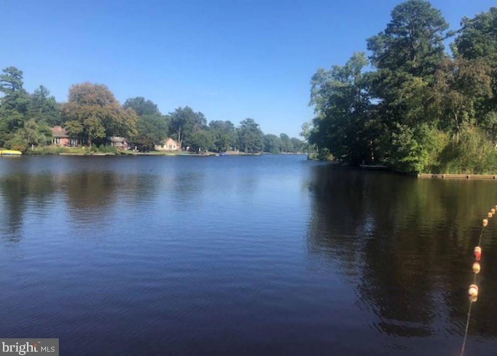 13 Lakeside Dr, Medford NJ  08055-9205 exterior