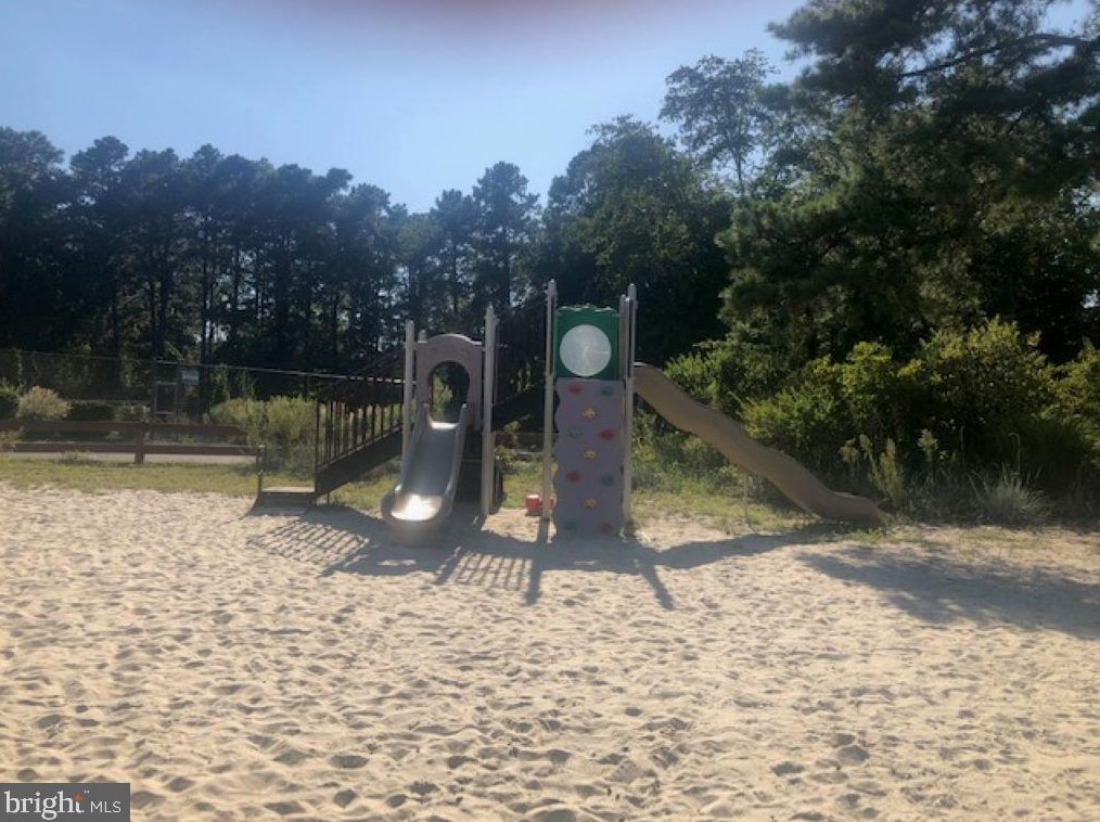 13 Lakeside Dr, Medford NJ  08055-9205 exterior