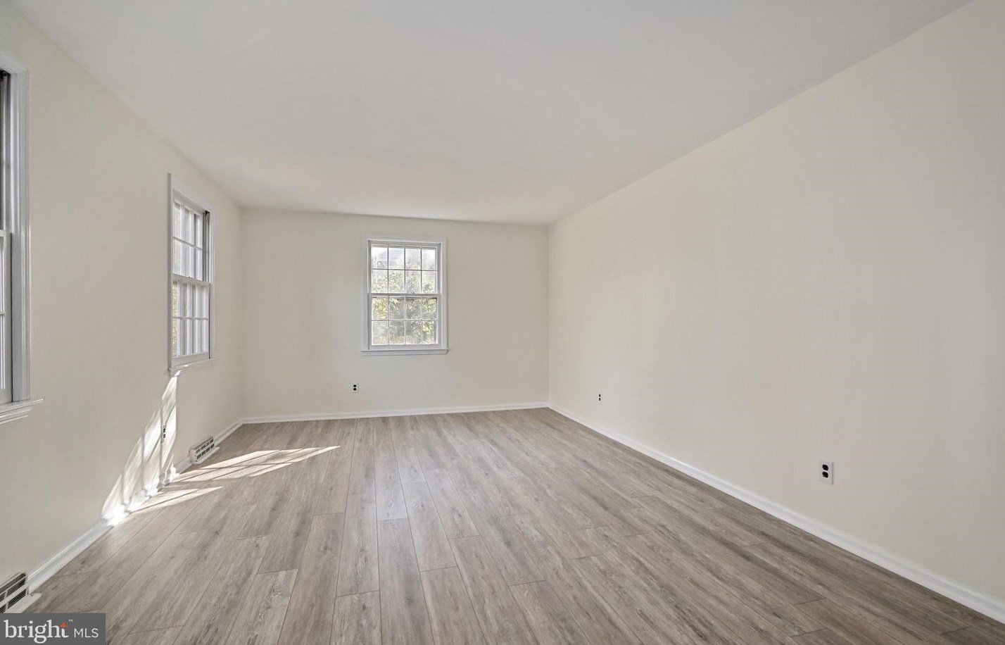 13 Lakeside Dr, Medford NJ  08055-9205 exterior