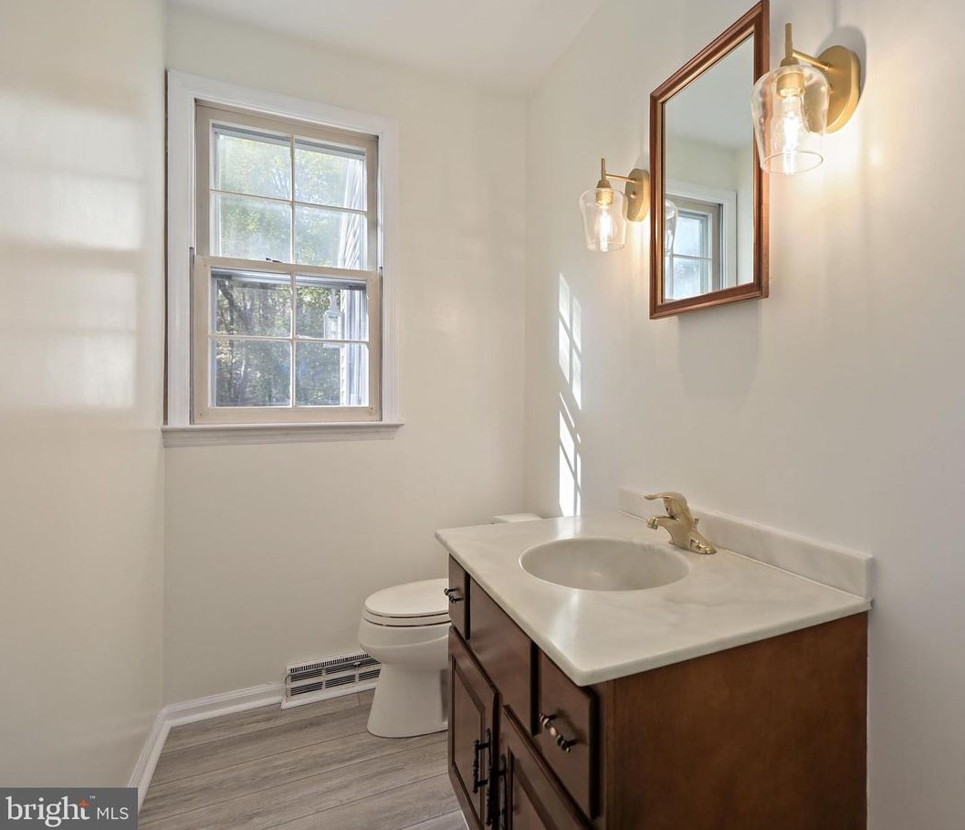 13 Lakeside Dr, Medford NJ  08055-9205 exterior