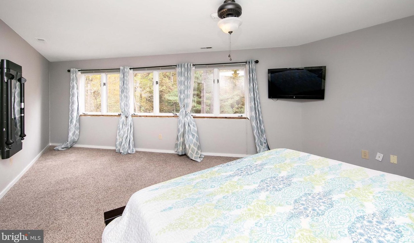 28 Centennial Dr, Medford NJ  08055-8139 exterior