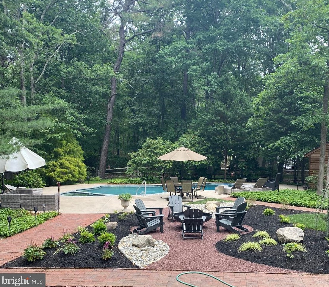 28 Centennial Dr, Medford NJ  08055-8139 exterior