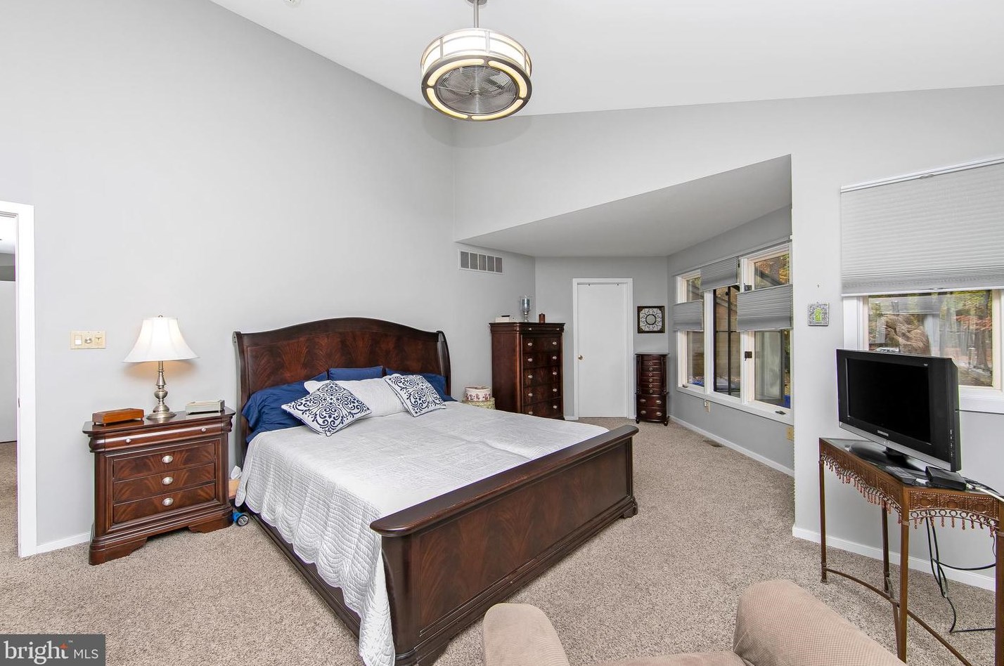 28 Centennial Dr, Medford NJ  08055-8139 exterior