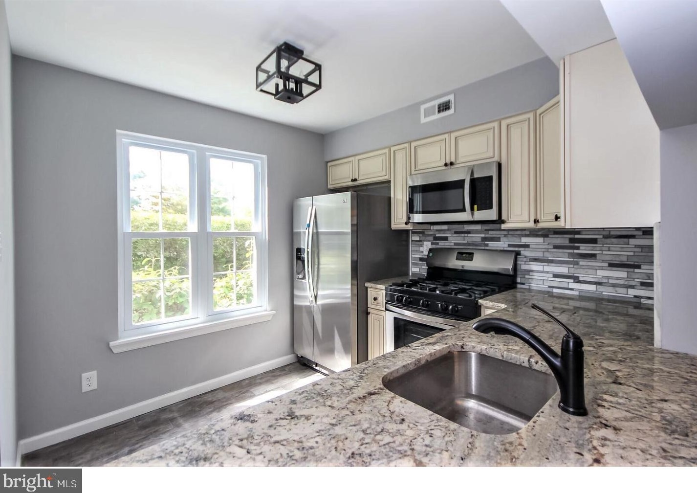 2105 Denham Ct, Mount Laurel NJ  08054-2621 exterior
