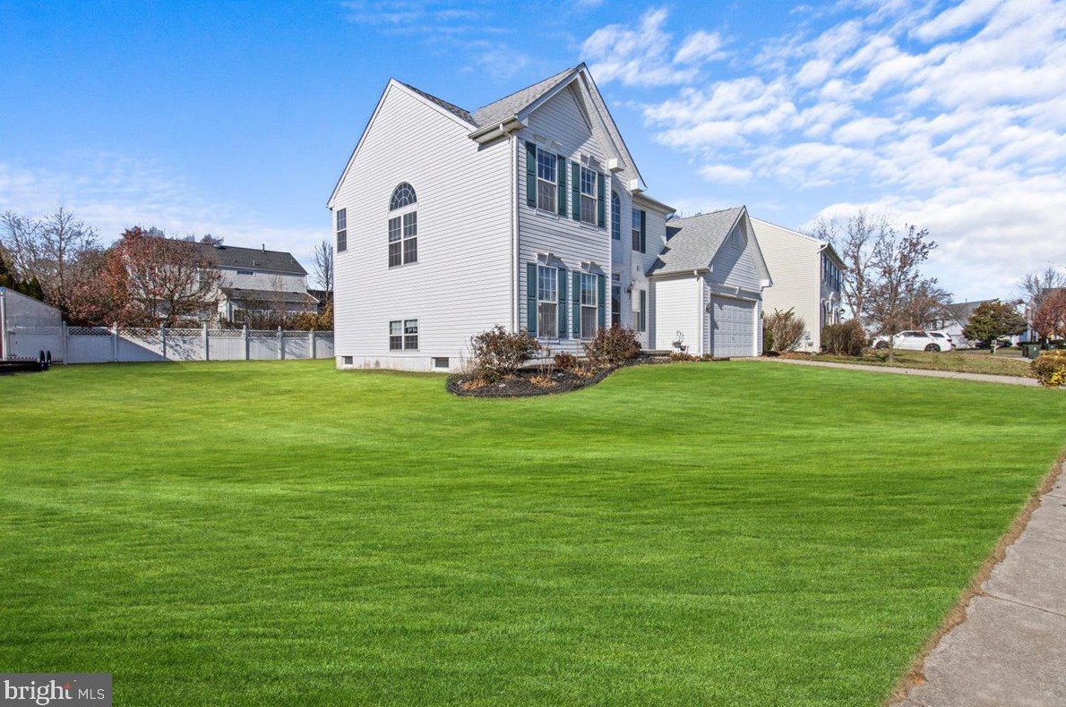 13 Equestrian Dr, Burlington NJ 08016-3065 exterior