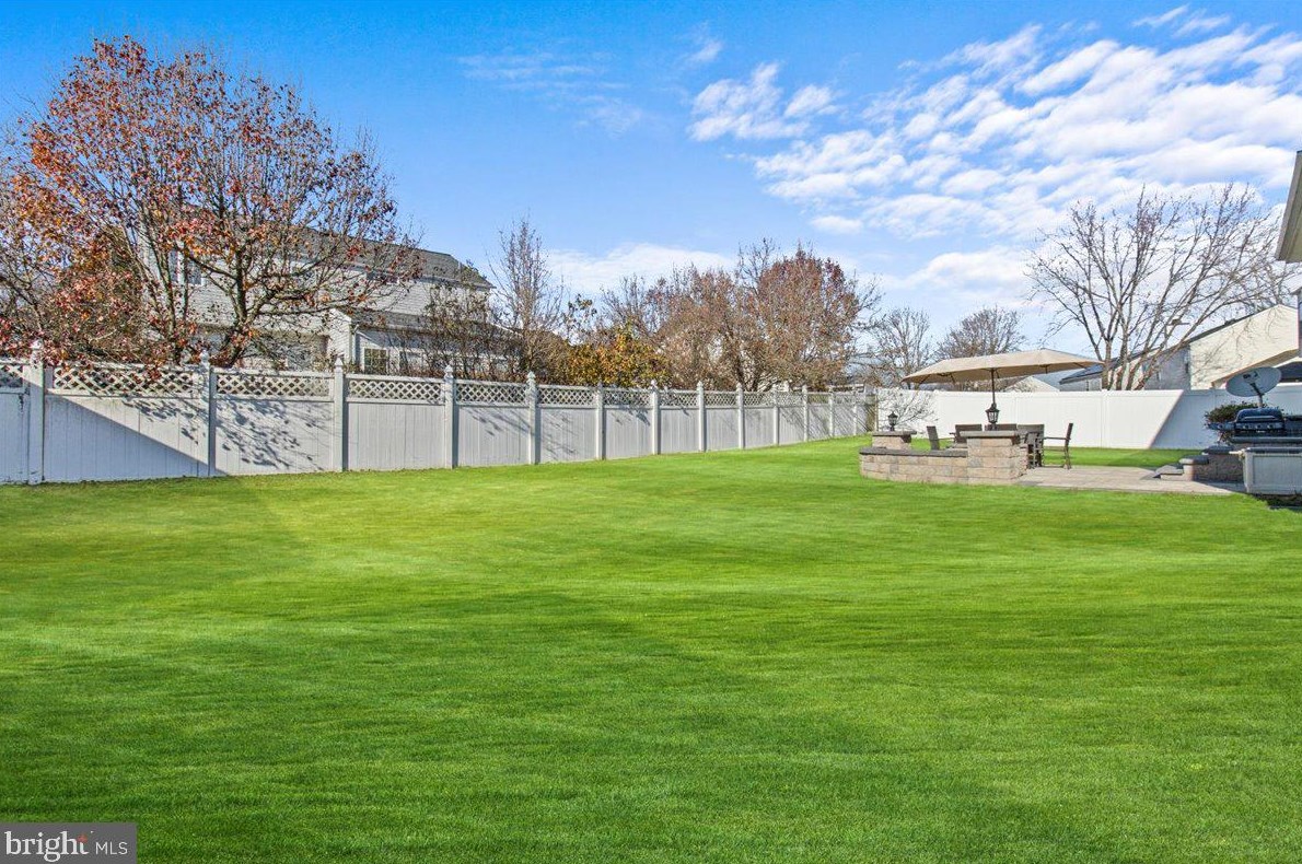 13 Equestrian Dr, Burlington NJ 08016-3065 exterior