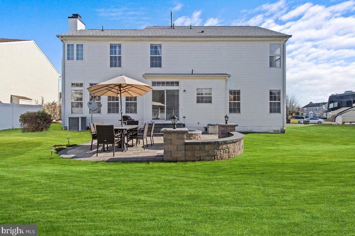 13 Equestrian Dr, Burlington NJ 08016-3065 exterior