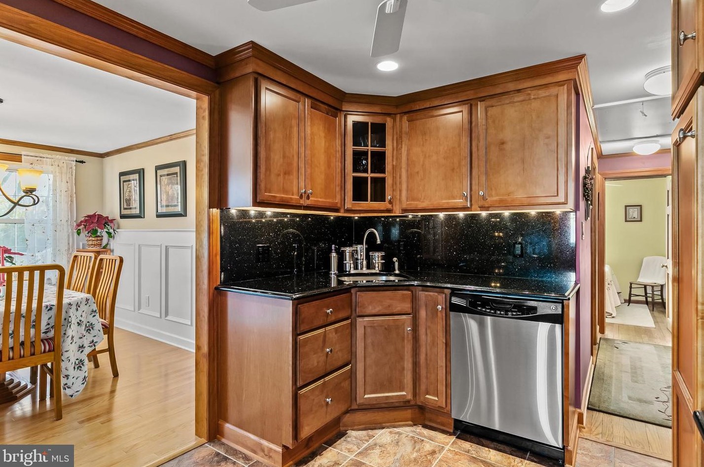 112 Fairfax Dr, Riverton NJ  08077-2133 exterior
