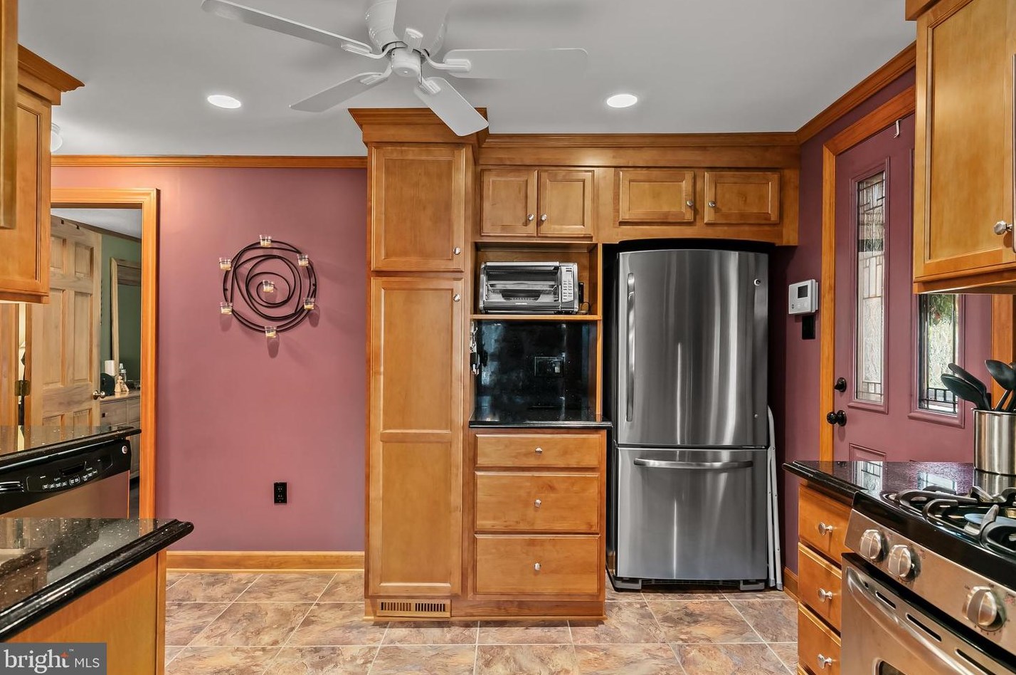 112 Fairfax Dr, Riverton NJ  08077-2133 exterior
