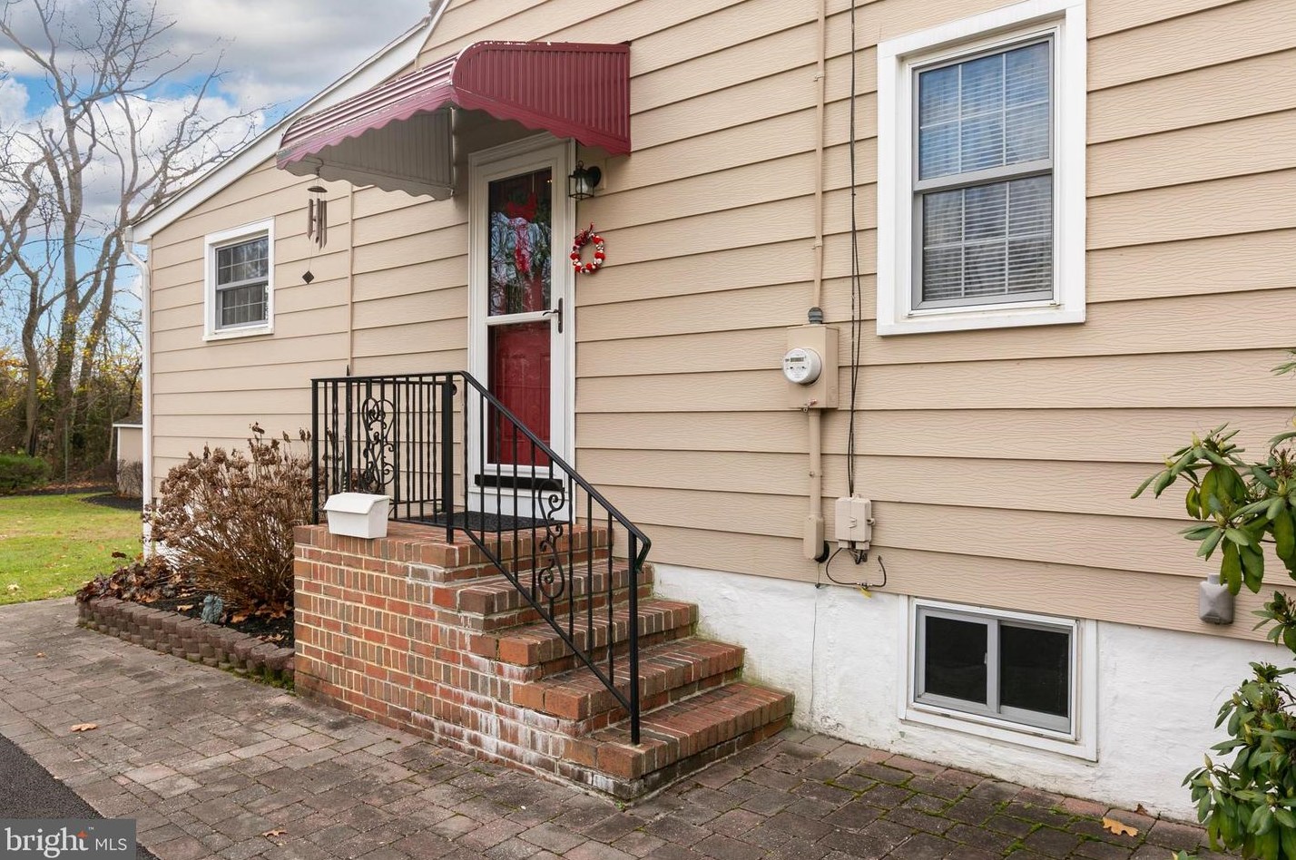 112 Fairfax Dr, Riverton NJ  08077-2133 exterior