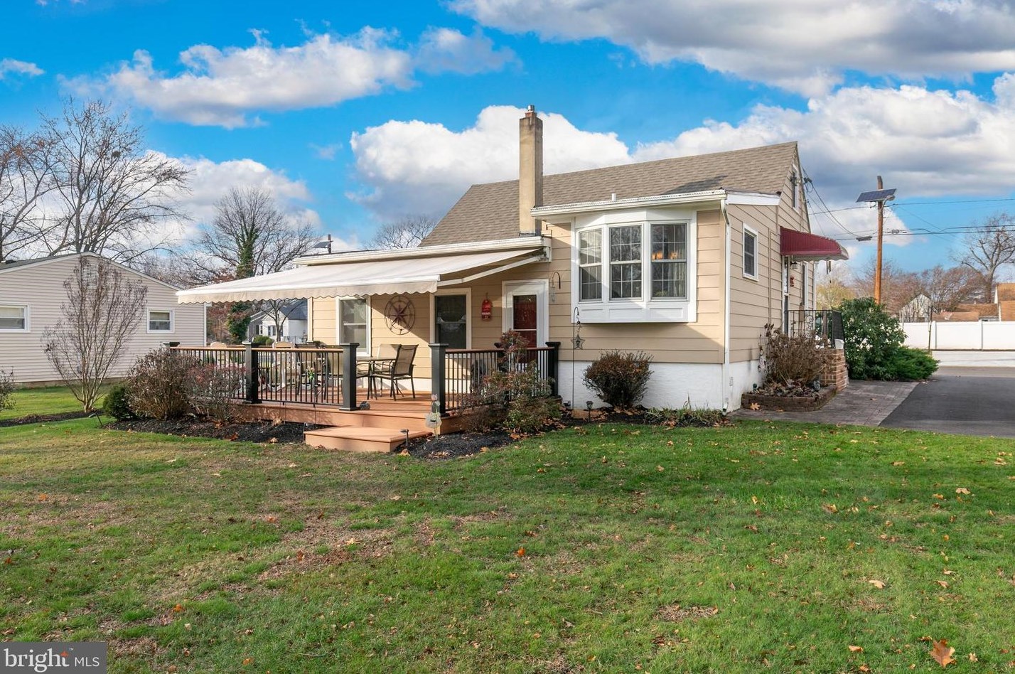 112 Fairfax Dr, Riverton NJ  08077-2133 exterior