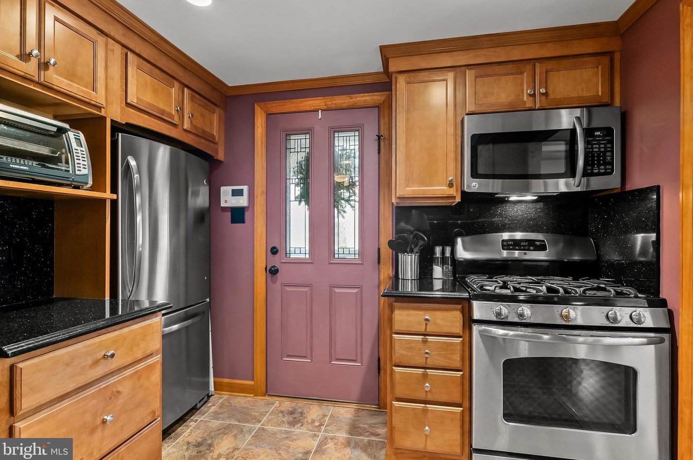 112 Fairfax Dr, Riverton NJ  08077-2133 exterior