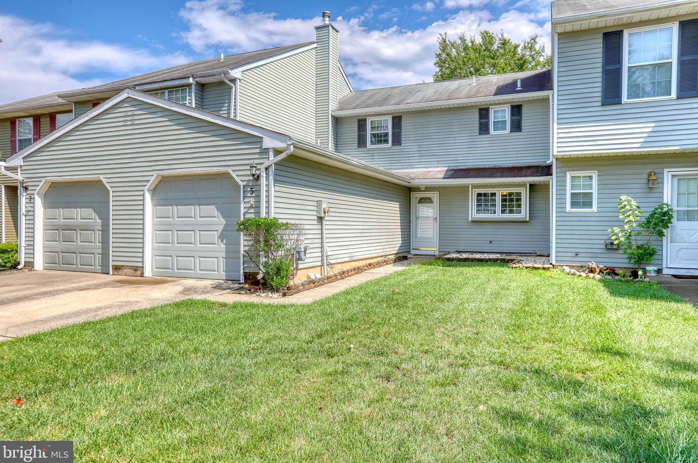 3 Roanoke Ct, Chesterfield NJ  08505-3134 exterior