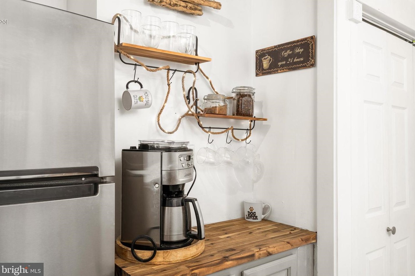 210 Penn St, Riverton NJ  08077-1222 exterior