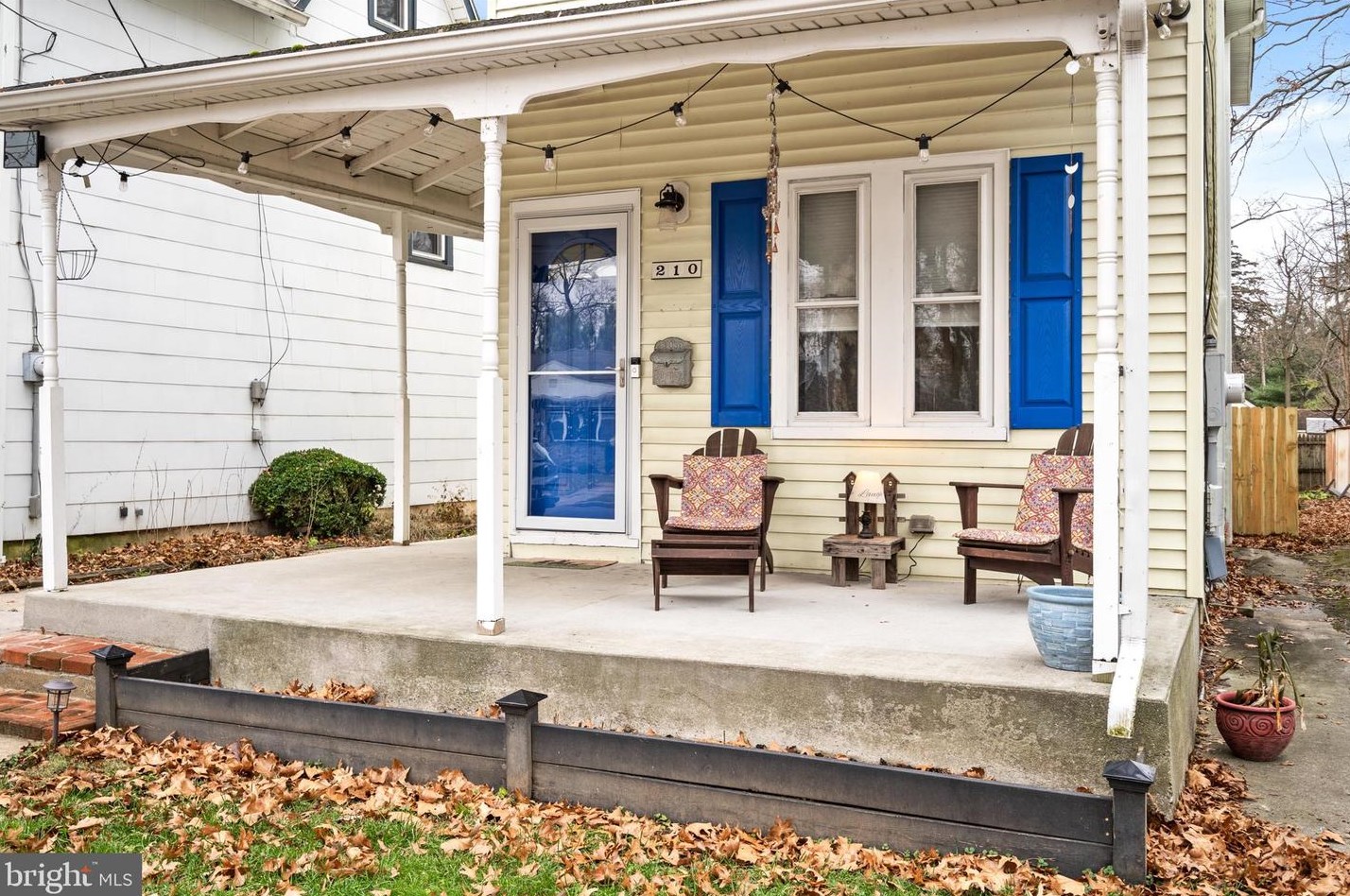 210 Penn St, Riverton NJ  08077-1222 exterior