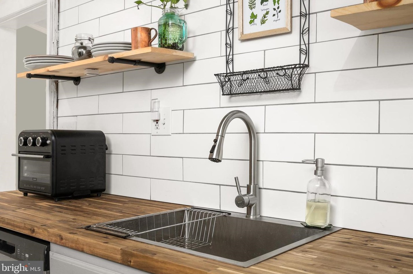 210 Penn St, Riverton NJ  08077-1222 exterior