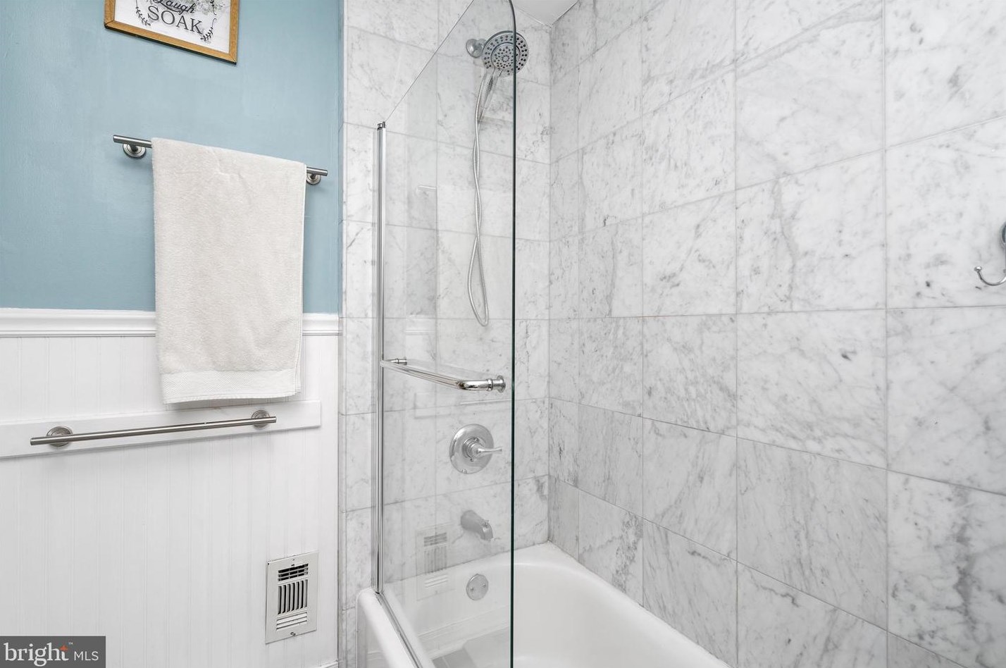 210 Penn St, Riverton NJ  08077-1222 exterior