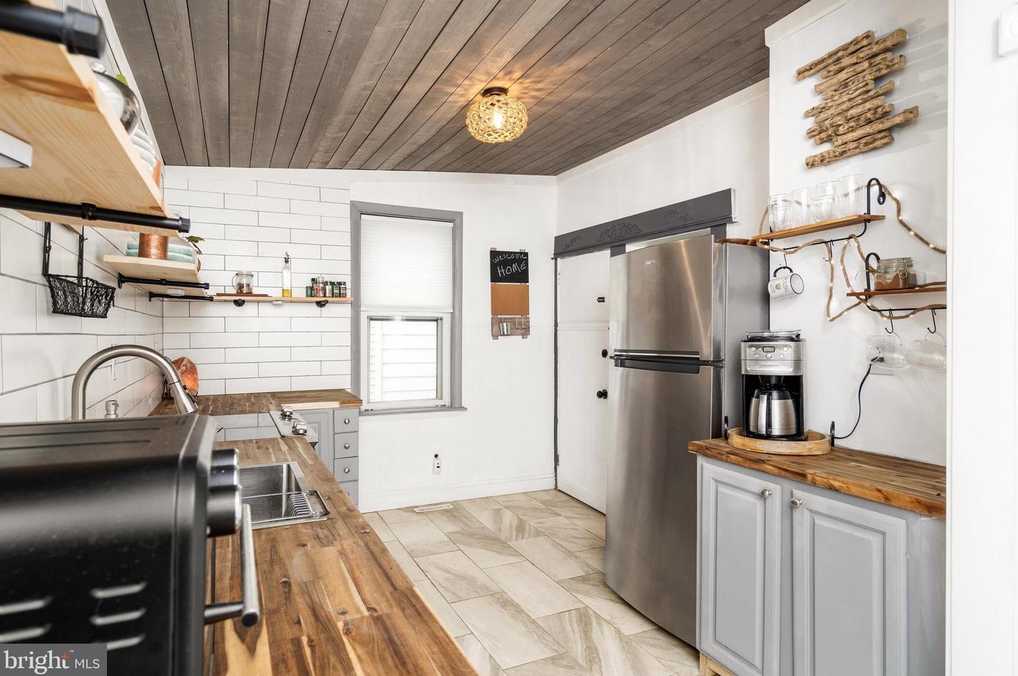 210 Penn St, Riverton NJ  08077-1222 exterior