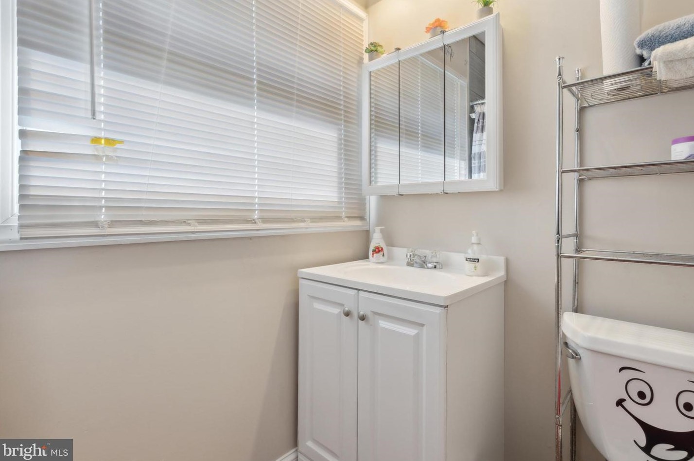 37 Medley Ln, Willingboro NJ  08046-3122 exterior