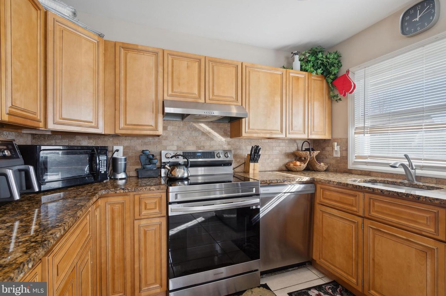 37 Medley Ln, Willingboro NJ  08046-3122 exterior